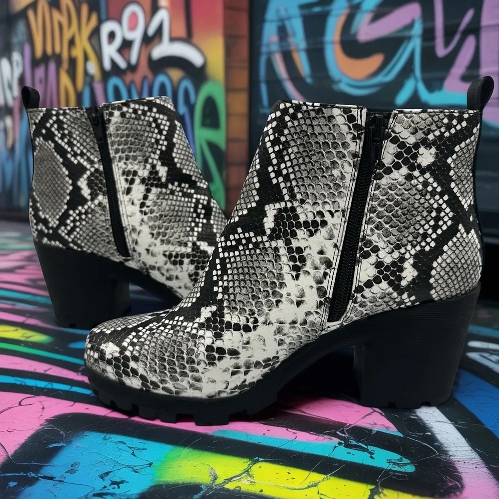 Mix No. 6 Cooya Snake Print Block Heel Ankle‎ Boots Women’s 8
